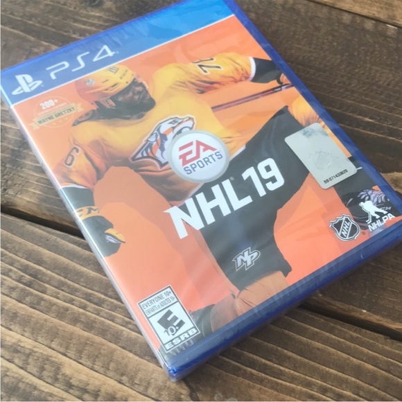 PlayStation 4 Bundle - Picture 2 of 6